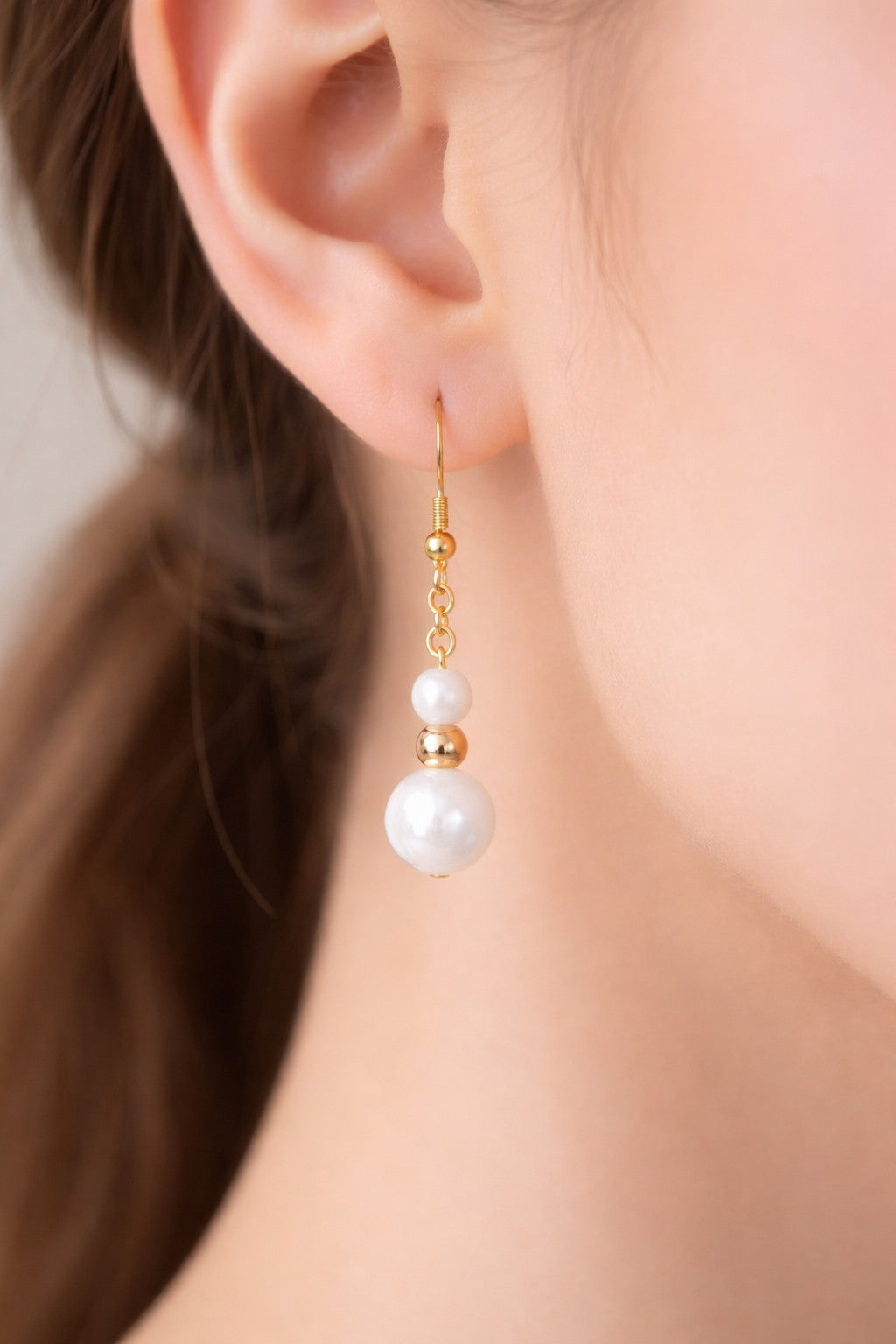 White Glass Drop Earrings – Gold