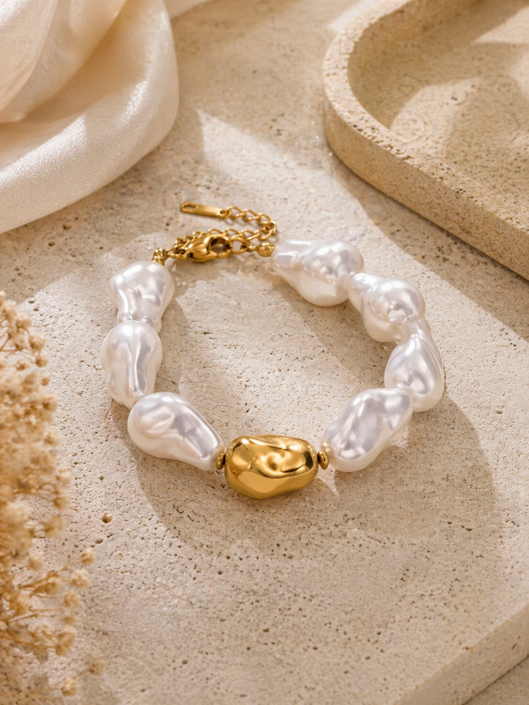 Sculpted Ivory Bead Bracelet – 316L stainless steel
