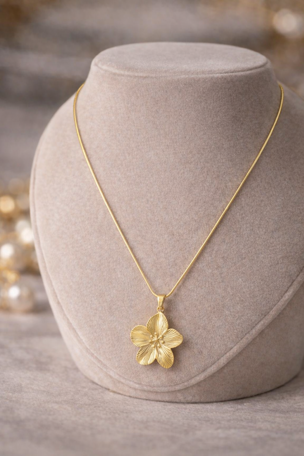 Floral Shine Necklace