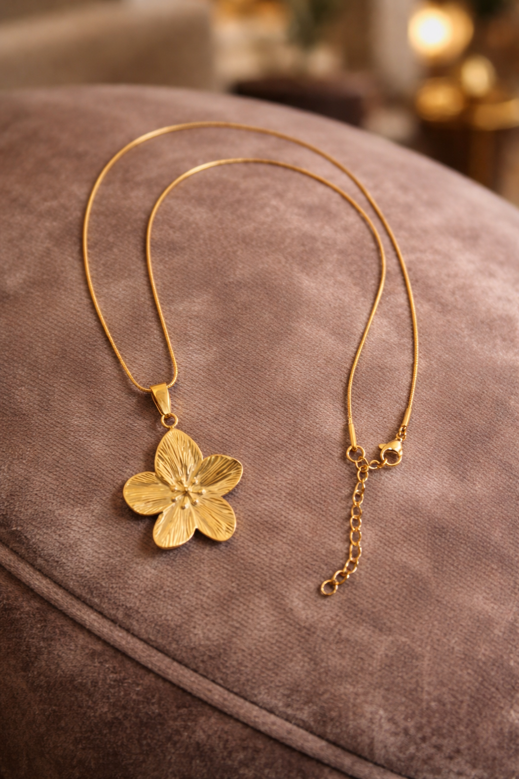 Floral Shine Necklace